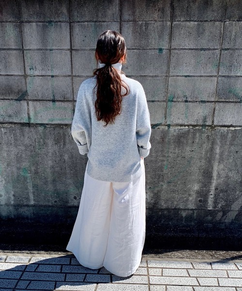 attrayant(アティロン)の「リブハイネックオーバーサイズニット(ニット/セーター・レディース・ホワイト/ブラック/ベージュ/グレー・FREE)」の8枚目の写真