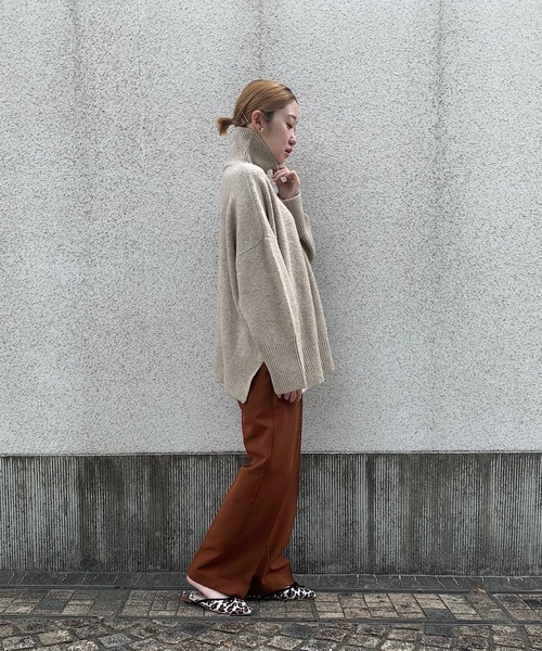 attrayant(アティロン)の「リブハイネックオーバーサイズニット(ニット/セーター・レディース・ホワイト/ブラック/ベージュ/グレー・FREE)」の6枚目の写真