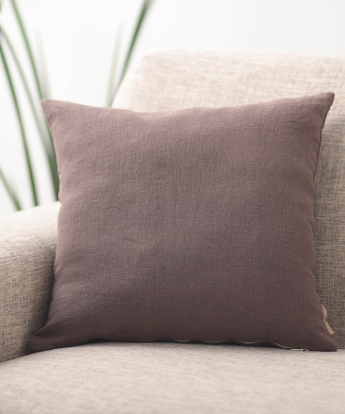 Jubilee（ジュビリー）の「洗いざらし 天然麻 100% ストーンウォッシュ　クッションカバー（クッション/クッションカバー・レディース・ネイビー/グレイッシュベージュ/ブラック/ローズ/ナチュラル/キャメル/カーキ/レッド/バーガンディー/グレー/ブルー/スカイブルー/ホワイト/ブラウン/マスタード・FREE）」の6枚目の写真