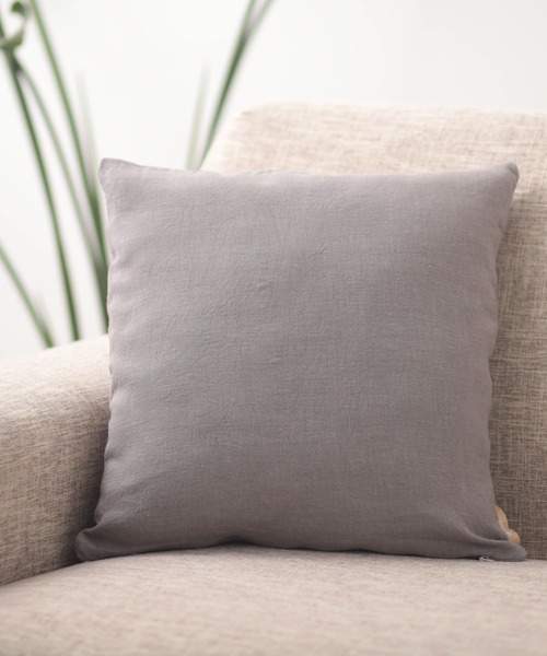 Jubilee（ジュビリー）の「洗いざらし 天然麻 100% ストーンウォッシュ　クッションカバー（クッション/クッションカバー・レディース・ネイビー/グレイッシュベージュ/ブラック/ローズ/ナチュラル/キャメル/カーキ/レッド/バーガンディー/グレー/ブルー/スカイブルー/ホワイト/ブラウン/マスタード・FREE）」の5枚目の写真