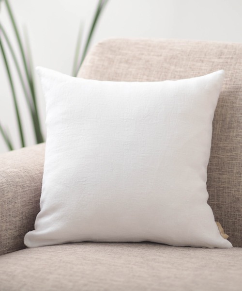 Jubilee（ジュビリー）の「洗いざらし 天然麻 100% ストーンウォッシュ　クッションカバー（クッション/クッションカバー・レディース・ネイビー/グレイッシュベージュ/ブラック/ローズ/ナチュラル/キャメル/カーキ/レッド/バーガンディー/グレー/ブルー/スカイブルー/ホワイト/ブラウン/マスタード・FREE）」の3枚目の写真