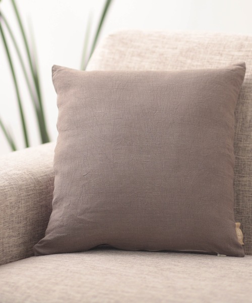 Jubilee（ジュビリー）の「洗いざらし 天然麻 100% ストーンウォッシュ　クッションカバー（クッション/クッションカバー・レディース・ネイビー/グレイッシュベージュ/ブラック/ローズ/ナチュラル/キャメル/カーキ/レッド/バーガンディー/グレー/ブルー/スカイブルー/ホワイト/ブラウン/マスタード・FREE）」の8枚目の写真