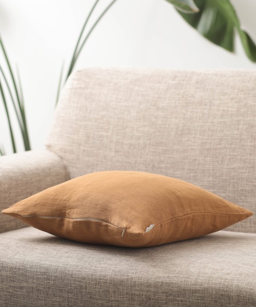 Jubilee（ジュビリー）の「洗いざらし 天然麻 100% ストーンウォッシュ　クッションカバー（クッション/クッションカバー・レディース・ネイビー/グレイッシュベージュ/ブラック/ローズ/ナチュラル/キャメル/カーキ/レッド/バーガンディー/グレー/ブルー/スカイブルー/ホワイト/ブラウン/マスタード・FREE）」の17枚目の写真