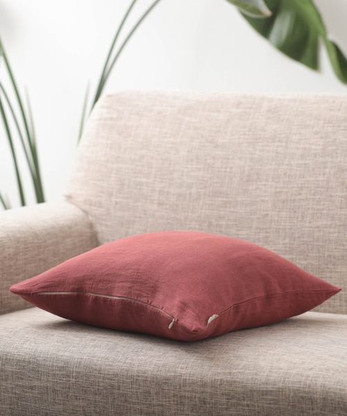 Jubilee（ジュビリー）の「洗いざらし 天然麻 100% ストーンウォッシュ　クッションカバー（クッション/クッションカバー・レディース・ネイビー/グレイッシュベージュ/ブラック/ローズ/ナチュラル/キャメル/カーキ/レッド/バーガンディー/グレー/ブルー/スカイブルー/ホワイト/ブラウン/マスタード・FREE）」の22枚目の写真