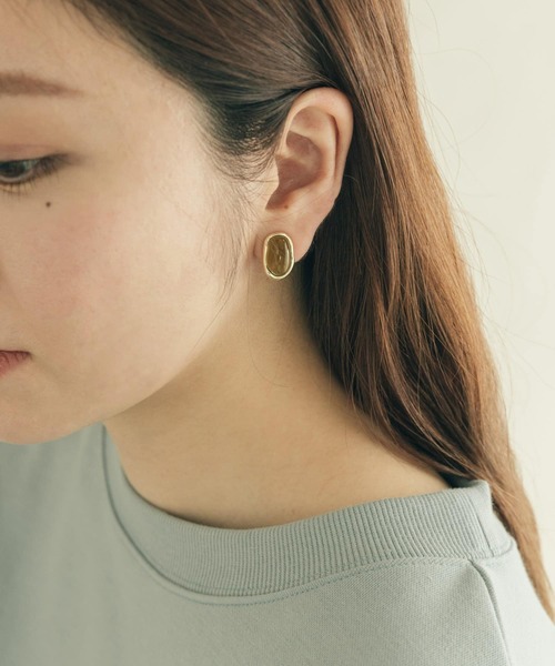 SMELLY(スメリー)の「クリアオーバルイヤリング(イヤリング・レディース・ゴールド系その他/シルバー系その他・-)」の4枚目の写真