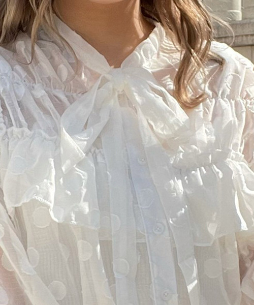 Crea titty&Co. PETIT(クレアティティーアンドコープチ)の「【Crea titty&Co.PETIT】Crea ボウタイフリルトップス(シャツ/ブラウス・レディース・オフホワイト/ベージュ・FREE)」の3枚目の写真