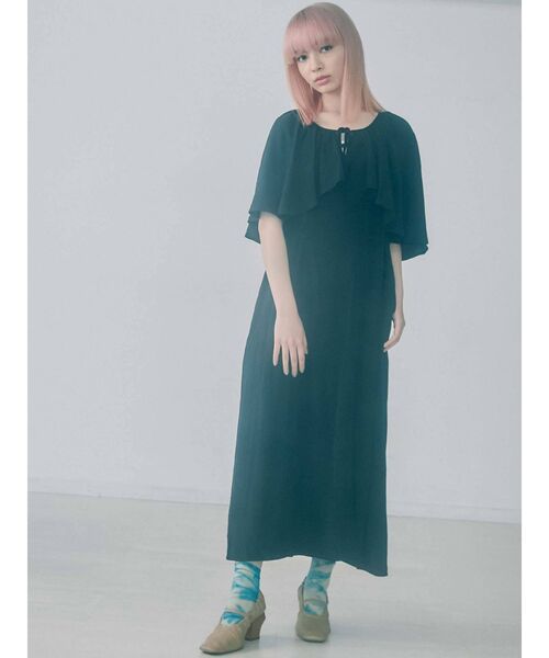 merry jenny（メリージェニー）の「フレアケープリボンロングワンピース（ワンピース・レディース・ブラック/ベージュ/オフホワイト・FREE）」の3枚目の写真