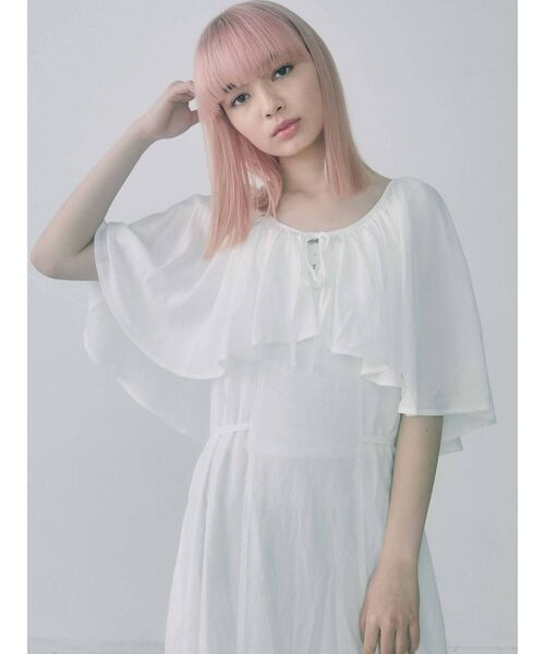 merry jenny（メリージェニー）の「フレアケープリボンロングワンピース（ワンピース・レディース・ブラック/ベージュ/オフホワイト・FREE）」の7枚目の写真