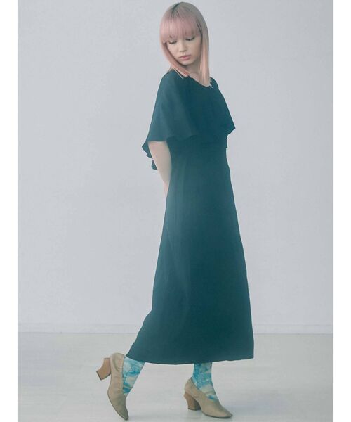 merry jenny（メリージェニー）の「フレアケープリボンロングワンピース（ワンピース・レディース・ブラック/ベージュ/オフホワイト・FREE）」の14枚目の写真