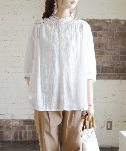 and it_（アンドイット）の「エミュラル emural フリル付6分袖コットンブラウス（シャツ/ブラウス・レディース・ブラック/ライトピンク/アイボリー/ライトグレー/サックスブルー/ストライプ/グレイッシュブルー・M-L）」の10枚目の写真