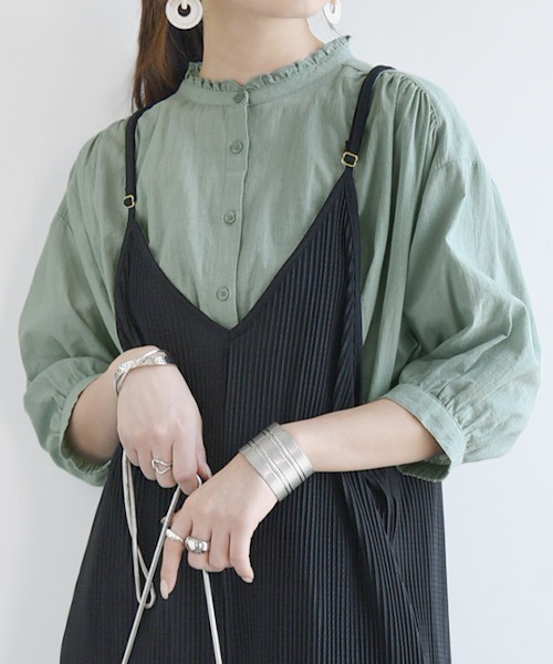 and it_（アンドイット）の「エミュラル emural フリル付6分袖コットンブラウス（シャツ/ブラウス・レディース・ブラック/ライトピンク/アイボリー/ライトグレー/サックスブルー/ストライプ/グレイッシュブルー・M-L）」の11枚目の写真