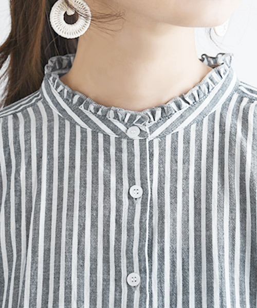 and it_（アンドイット）の「エミュラル emural フリル付6分袖コットンブラウス（シャツ/ブラウス・レディース・ブラック/ライトピンク/アイボリー/ライトグレー/サックスブルー/ストライプ/グレイッシュブルー・M-L）」の15枚目の写真