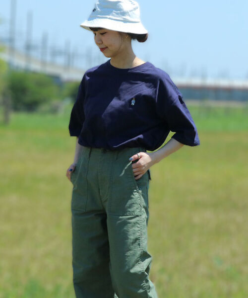 GLOSTER（グロスター）の「【ROSTER BEAR / ロスターベア】【WEB限定カラーあり】別注ワンポイント刺しゅうTシャツ（Tシャツ/カットソー・メンズ・ホワイト/ブラック/ベージュ/オリーブ/ネイビー/グレー・M/L）」の6枚目の写真