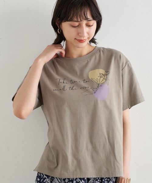 earth music&ecology（アースミュージックアンドエコロジー）の「Take time to smell BOX Tシャツ ＊（Tシャツ/カットソー・レディース・グレイッシュベージュ/チャコールグレー/オフホワイト・FREE）」の3枚目の写真