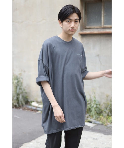 CREARE -LINO-（クレアーレリノ）の「オーバーサイズ ムーンプリントロゴTEE<ユニセックス>（Tシャツ/カットソー・メンズ・ブラック/ホワイト/ブルー/チャコールグレー・FREE）」の4枚目の写真