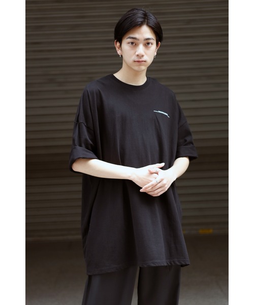 CREARE -LINO-（クレアーレリノ）の「オーバーサイズ ムーンプリントロゴTEE<ユニセックス>（Tシャツ/カットソー・メンズ・ブラック/ホワイト/ブルー/チャコールグレー・FREE）」の3枚目の写真