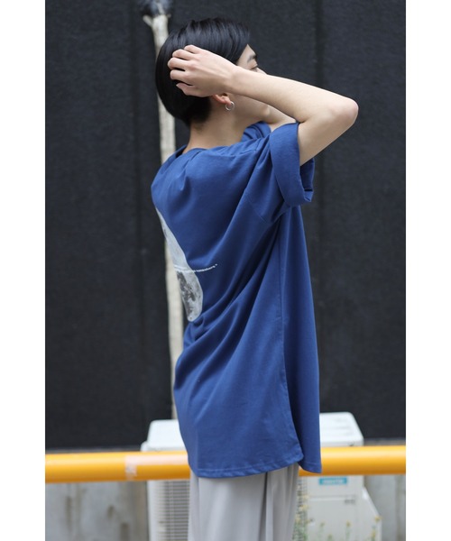 CREARE -LINO-（クレアーレリノ）の「オーバーサイズ ムーンプリントロゴTEE<ユニセックス>（Tシャツ/カットソー・メンズ・ブラック/ホワイト/ブルー/チャコールグレー・FREE）」の17枚目の写真
