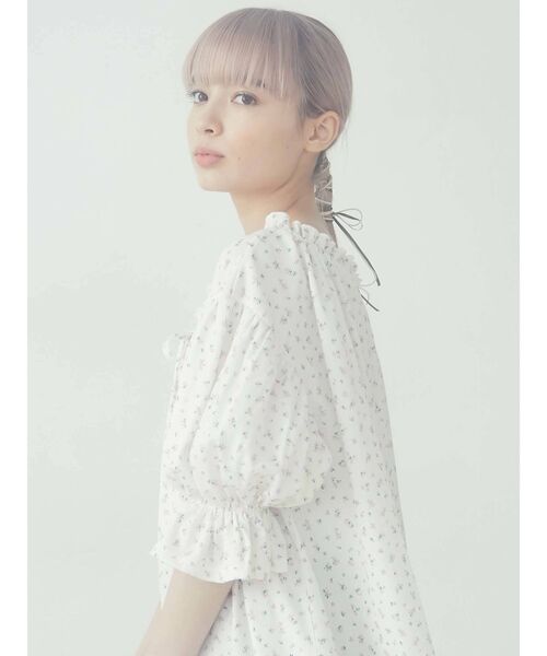 merry jenny（メリージェニー）の「floral サーマルギャザーチュニック（Tシャツ/カットソー・レディース・ベージュ/オフホワイト・FREE）」の8枚目の写真