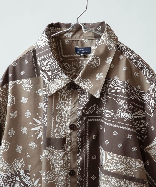 ITEMS URBANRESEARCH(アイテムズ アーバンリサーチ)の「【セットアップ着用可能】クレイジーペイズリー半袖シャツ(シャツ/ブラウス・メンズ・ブラック/ネイビー/ブラウン・MEDIUM/LARGE)」の1枚目の写真
