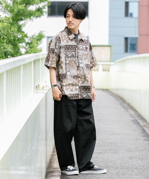 ITEMS URBANRESEARCH(アイテムズ アーバンリサーチ)の「【セットアップ着用可能】クレイジーペイズリー半袖シャツ(シャツ/ブラウス・メンズ・ブラック/ネイビー/ブラウン・MEDIUM/LARGE)」の8枚目の写真
