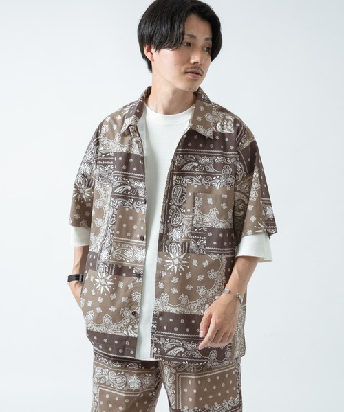 ITEMS URBANRESEARCH(アイテムズ アーバンリサーチ)の「【セットアップ着用可能】クレイジーペイズリー半袖シャツ(シャツ/ブラウス・メンズ・ブラック/ネイビー/ブラウン・MEDIUM/LARGE)」の9枚目の写真