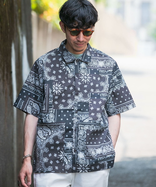 ITEMS URBANRESEARCH(アイテムズ アーバンリサーチ)の「【セットアップ着用可能】クレイジーペイズリー半袖シャツ(シャツ/ブラウス・メンズ・ブラック/ネイビー/ブラウン・MEDIUM/LARGE)」の7枚目の写真