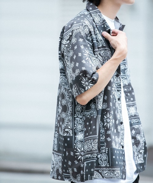 ITEMS URBANRESEARCH(アイテムズ アーバンリサーチ)の「【セットアップ着用可能】クレイジーペイズリー半袖シャツ(シャツ/ブラウス・メンズ・ブラック/ネイビー/ブラウン・MEDIUM/LARGE)」の6枚目の写真
