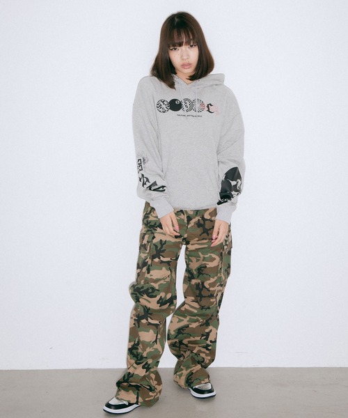 X-girl（エックスガール）の「T.P.S.W SWEAT HOODIE（パーカー・レディース・ブラック/アッシュ/ライトブルー/ベージュ・S/XL/L/M）」の19枚目の写真