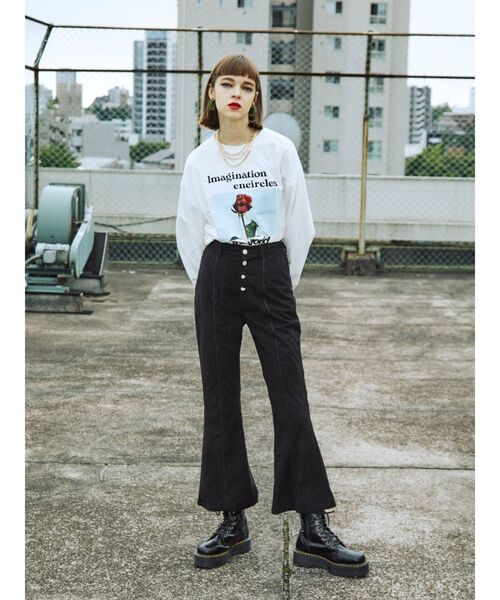 jouetie（ジュエティ）の「パイピングフレアパンツ（その他パンツ・レディース・アイボリー/ブラック/ブルー・MEDIUM）」の9枚目の写真