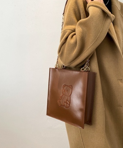 LAC-VERT(ラック・ヴェール)の「クマ型押しスクエアショルダーバッグ(ハンドバッグ・レディース・ホワイト/ブラック/ブラウン・FREE)」の16枚目の写真