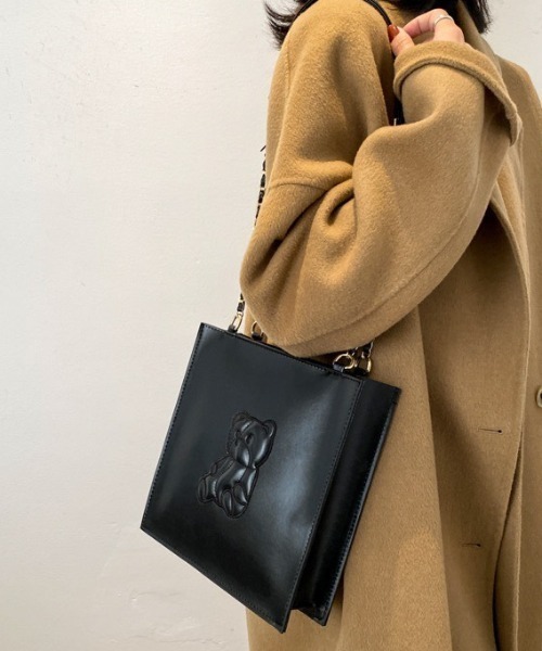 LAC-VERT(ラック・ヴェール)の「クマ型押しスクエアショルダーバッグ(ハンドバッグ・レディース・ホワイト/ブラック/ブラウン・FREE)」の19枚目の写真