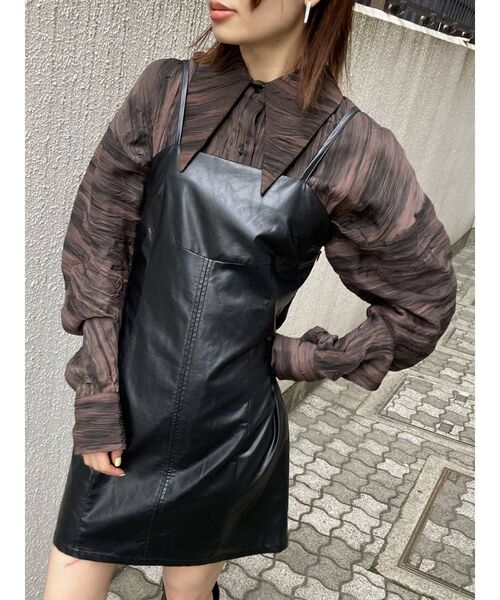 EMODA（エモダ）の「ヴィーガンレザーキャミソールワンピース（ワンピース・レディース・ブルー/アイボリー/ブラック・FREE）」の15枚目の写真