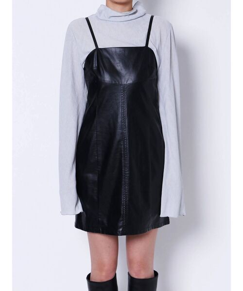 EMODA（エモダ）の「ヴィーガンレザーキャミソールワンピース（ワンピース・レディース・ブルー/アイボリー/ブラック・FREE）」の20枚目の写真