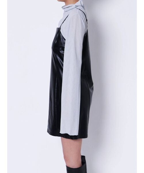 EMODA（エモダ）の「ヴィーガンレザーキャミソールワンピース（ワンピース・レディース・ブルー/アイボリー/ブラック・FREE）」の21枚目の写真