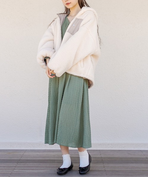 OLIVE des OLIVE（オリーブデオリーブ）の「【WEB限定】Vネックボリュームワンピース（ワンピース・レディース・ブラック/ベージュ/グリーン/ボルドー・FREE）」の7枚目の写真