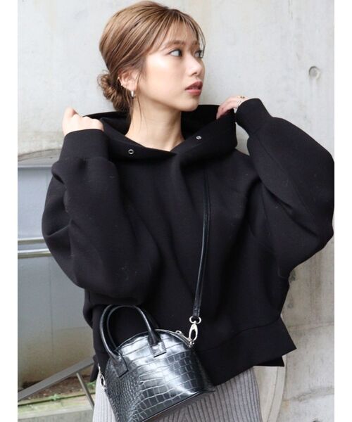 MURUA(ムルーア)の「ボンディングショートパーカー(パーカー・レディース・ブラック/ブルー/アイボリー・FREE)」の3枚目の写真