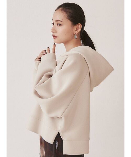 MURUA(ムルーア)の「ボンディングショートパーカー(パーカー・レディース・ブラック/ブルー/アイボリー・FREE)」の7枚目の写真