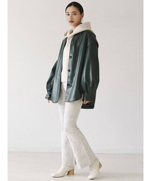 MURUA(ムルーア)の「ボンディングショートパーカー(パーカー・レディース・ブラック/ブルー/アイボリー・FREE)」の11枚目の写真