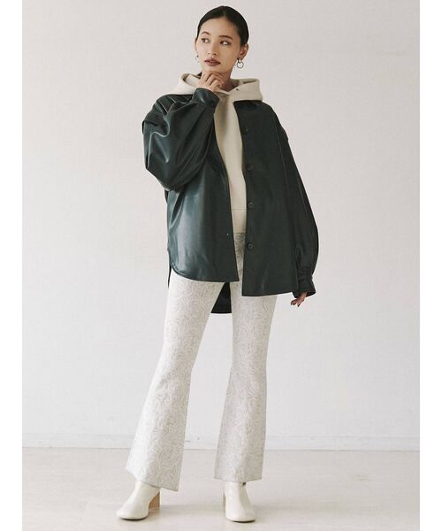 MURUA(ムルーア)の「ボンディングショートパーカー(パーカー・レディース・ブラック/ブルー/アイボリー・FREE)」の4枚目の写真