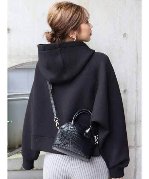 MURUA(ムルーア)の「ボンディングショートパーカー(パーカー・レディース・ブラック/ブルー/アイボリー・FREE)」の6枚目の写真