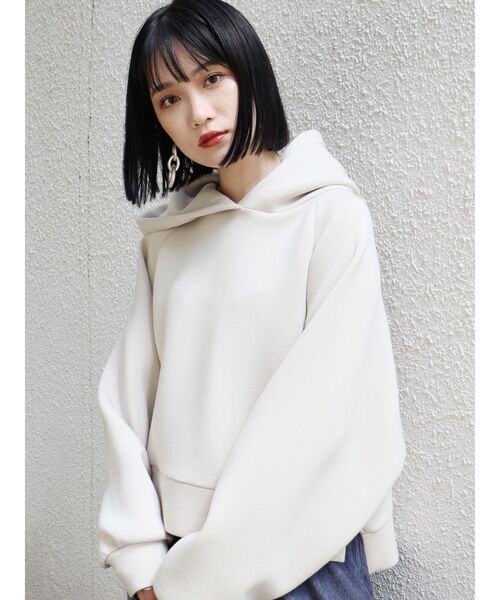 MURUA(ムルーア)の「ボンディングショートパーカー(パーカー・レディース・ブラック/ブルー/アイボリー・FREE)」の10枚目の写真