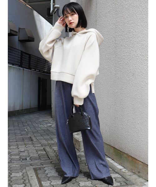 MURUA(ムルーア)の「ボンディングショートパーカー(パーカー・レディース・ブラック/ブルー/アイボリー・FREE)」の18枚目の写真