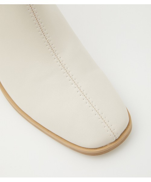 AZUL by moussy（アズールバイマウジー）の「STRETCH SHORT BOOTS/ストレッチショートブーツ（ブーツ・レディース・ブラック/アイボリー・SMALL/MEDIUM/LARGE）」の4枚目の写真