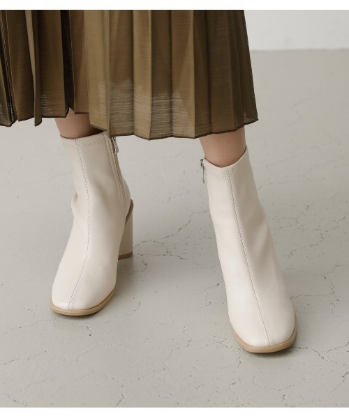 AZUL by moussy（アズールバイマウジー）の「STRETCH SHORT BOOTS/ストレッチショートブーツ（ブーツ・レディース・ブラック/アイボリー・SMALL/MEDIUM/LARGE）」の8枚目の写真