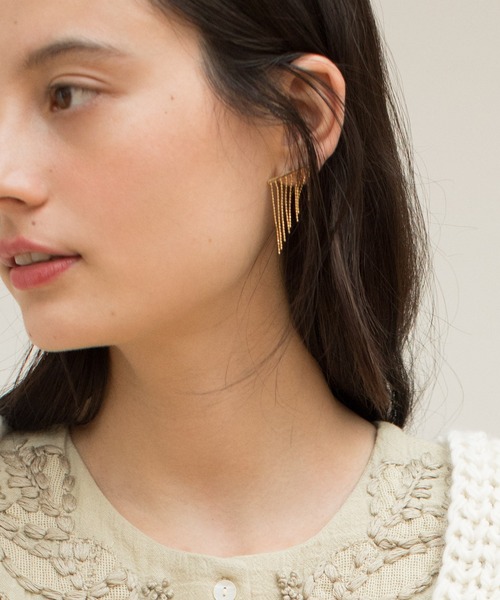 SALON adam et rope'（サロン アダム エ ロペ）の「フリンジチェーンピアス（ピアス（両耳用）・レディース・シルバー/ゴールド・FREE）」の2枚目の写真