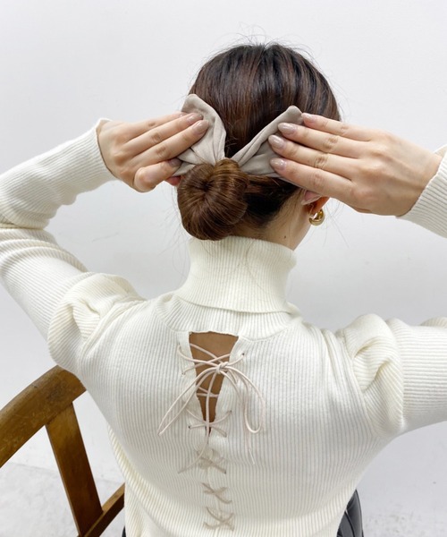 one after another NICE CLAUP（ワンアフターアナザーナイスクラップ）の「時短で可愛いくるくるリボンバンド（ヘアバンド・レディース・ブラック/ベージュ・FREE）」の9枚目の写真
