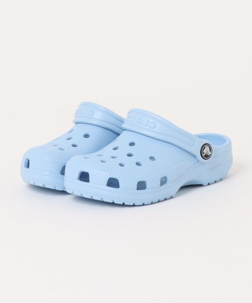 crocs（クロックス）の「クロックス クラシック クロッグ キッズ サンダル / crocs Classic Clog Kids Sandal（サンダル・キッズ・ホワイト/ライトブルー/ブラック/ベージュ/パープル/ネイビー/レッド/ピンク/オレンジ/ブルー/グリーン系その他/ブルー系その他/イエロー系その他/レモンイエロー/ブルー系その他3/オレンジ系その他3/グリーン系その他4/ピンク系その他6/レッド系その他/イエロー/ピンク系その他7/ブルー系その他4・18cm/19cm/20cm/21cm/18.5cm/19.5cm）」の12枚目の写真