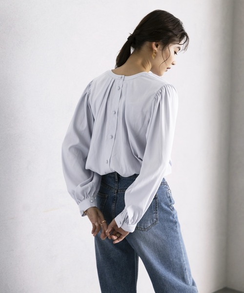 GeeRA(ジーラ)の「前後2WAYシャーリングタイブラウス(シャツ/ブラウス・レディース・ドット/ライトグレー/ブルー・MEDIUM/LARGE/X-LARGE)」の6枚目の写真