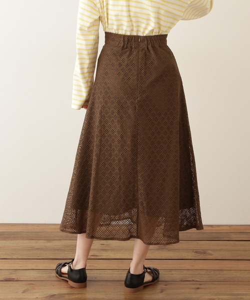 N.（N. Natural Beauty Basic）（エヌエヌナチュラルビューティーベーシック）の「◆ボリュームフレアレーススカート（スカート・レディース・オフホワイト/ブラック/モカ・MEDIUM）」の13枚目の写真