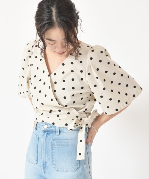 U by SPICK&SPAN（ユーバイスピックアンドスパン）の「カシュクールフレアブラウス◆（シャツ/ブラウス・レディース・ホワイト系その他/グリーン系その他・38/36）」の8枚目の写真
